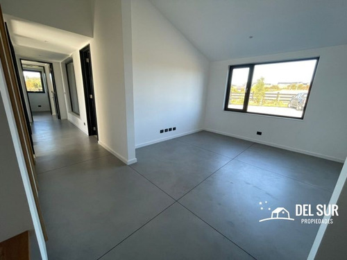 Casa Nueva, Moderna Y Con Excelente Aislación