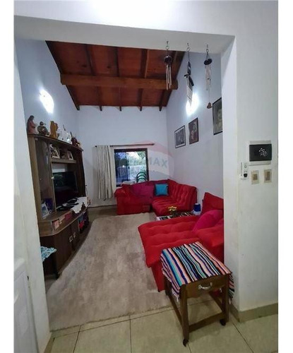 Vendo Casa En El Barrio Las Carmelitas; 2 Habitaciones