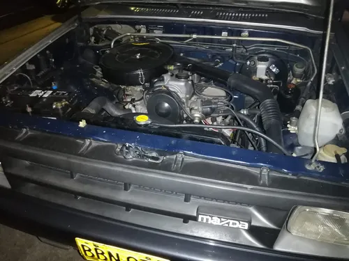 Mazda B2000 2.0