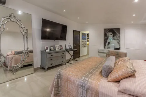 Casa En Venta En Laureles. Cod V12105