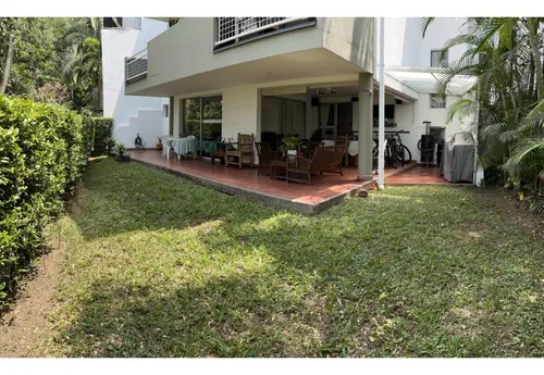 Rhbr-11857 Casa De 2 Niveles ( Poblado, Sector San Lucas)