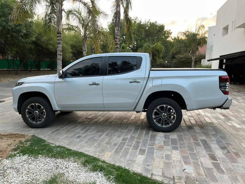 Mitsubishi L200 2.4 Di-d High Power 181cv Cuero