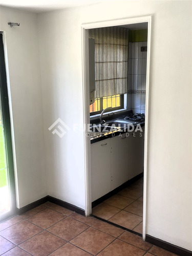 Casa Familiar En Venta De 4d 4b En Ciudad Satelite Maipú