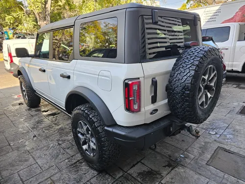 Ford Bronco BADLANDS V6