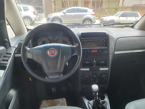 Fiat Idea Attractive 1.4 8v Flex 2011