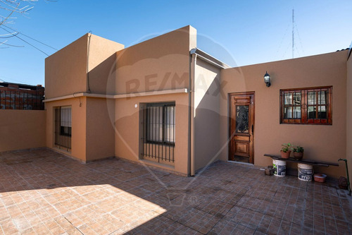 Casa En Venta En San Carlos 2 Dormitorios Y Pileta