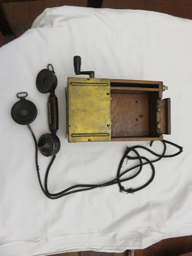 Radio Militar Antigua De Trinchera A Magneto (Usado)