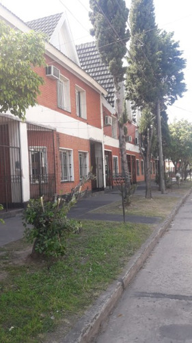 Triplex En Venta En Piñeyro