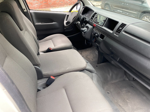 Imagen 14 de 15 de Toyota Hiace Panel Super Larga 2019