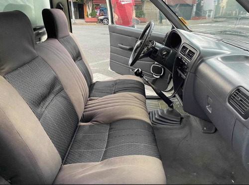Imagen 8 de 12 de Nissan Np300 Estaquitas