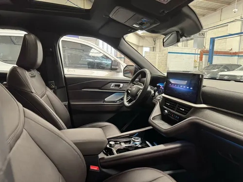 Ford Explorer Platinum 2025