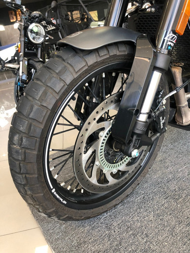 Imagen 11 de 17 de Husqvarna 401 Svartpilen Año 2021 Con 1900 Km