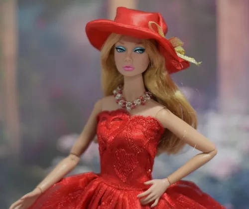 Roupa para barbie (vestido com chapéu e sapato)