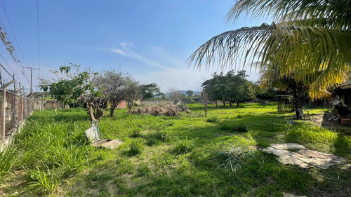Se Vende Bella Casa De Campo Con Amplio Terreno En La Lopera San Diego