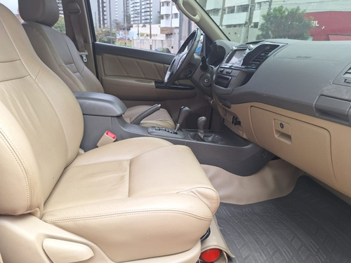 Toyota Hilux SW4 3.0 SRV 4X4 16V TURBO INTERCOOLER DIESEL 4P AUTOMÁTICO