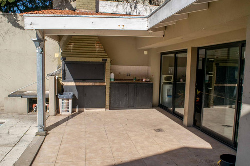 Oficina De 6 Ambientes En Venta En Martinez