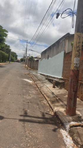 Casa Com Sala, Coz, Wc, 1 Quarto, Garagem E Quintal