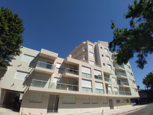 Dos Dormitorios En Venta. Amplio Y De Calidad. Recomendamos