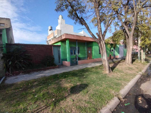 Venta En Bloque De 2 Departamentos De 2 Amb/con Patio Y Coch