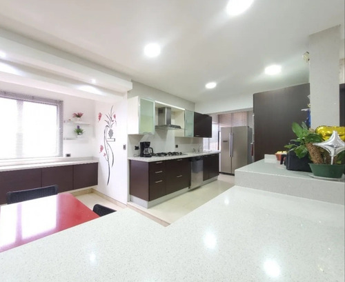 Imagen 3 de 14 de Apartamento En Venta Urb. La Soledad Fm*