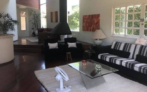 Casa À Venda Em Alphaville 3 | 360 M² | 4 Dormitórios | 2 Suítes | Piscina | Área Gourmet - Cncl1049