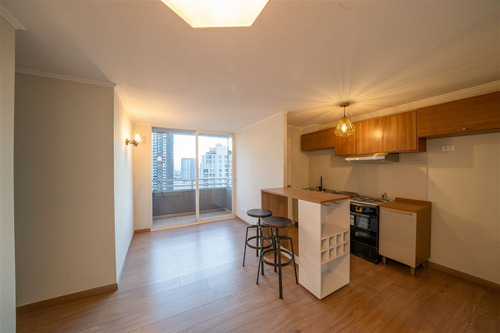Depto Remodelado Como Nuevo En Venta De 3 Dorm. En Santiago
