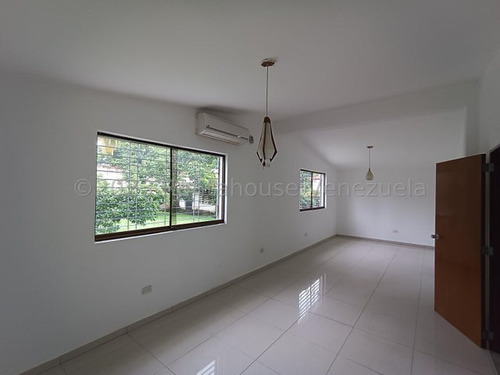 Casa En Venta En Colinas De Guataparo Valencia Mm Carabobo Con Patio Jardin Vigilancia Y Agua De Manantial