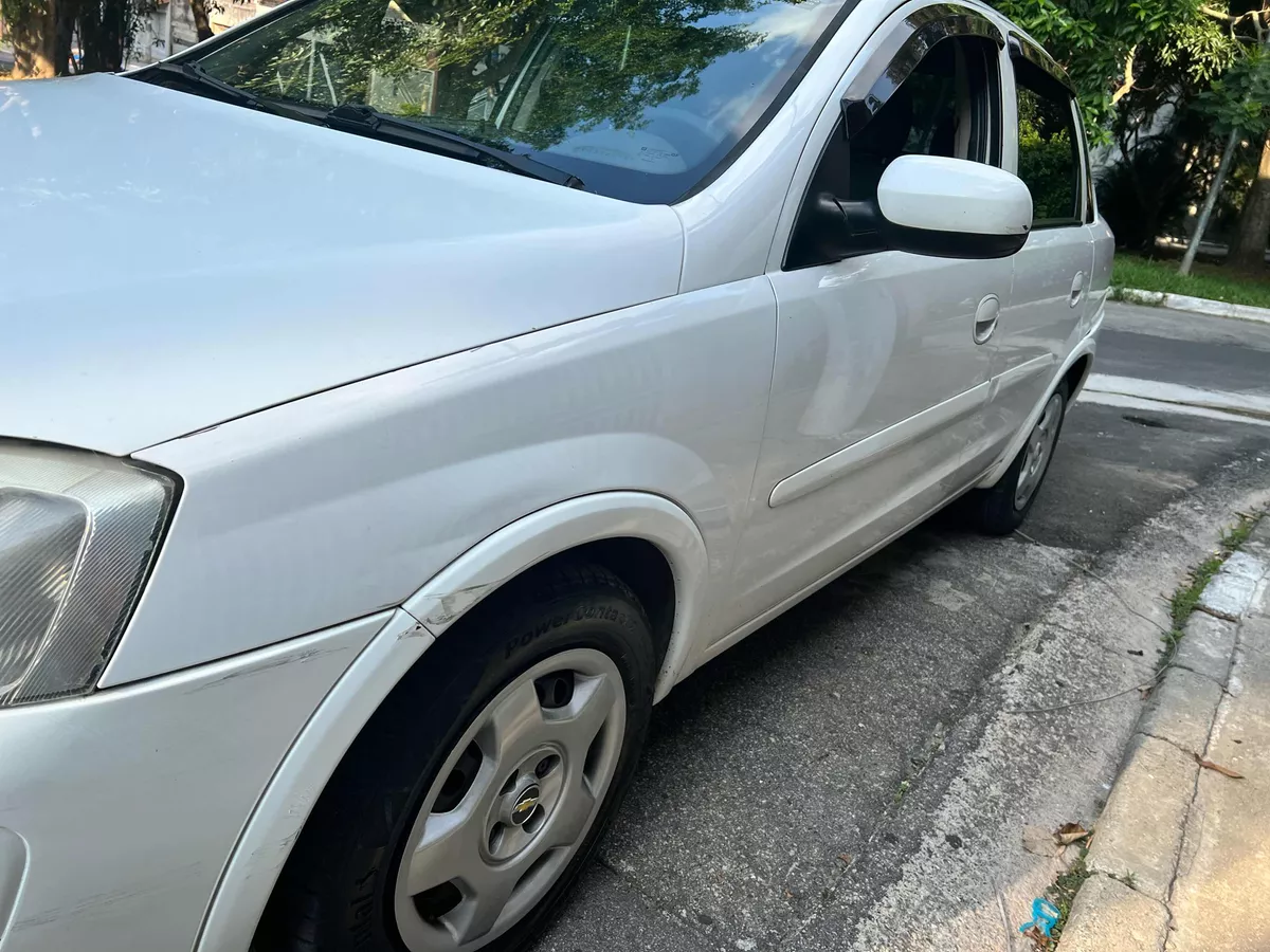 Chevrolet Corsa Sedan 1.8 Premium Flex Power 4p