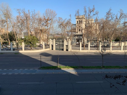 Blanco Encalada Frente A Club Hípico