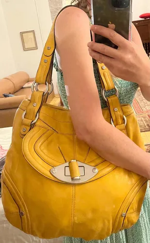 Bolsa Amarilla Enorme B Makowsky Hermosa. Piel Muy Suave