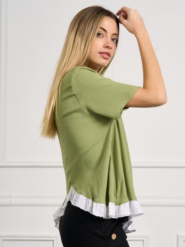 Imagen 4 de 5 de Blusa C/broderie Lino Calidad Premium Talles L Xl Xxl On