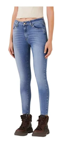 Jeans tucci en la salada sale