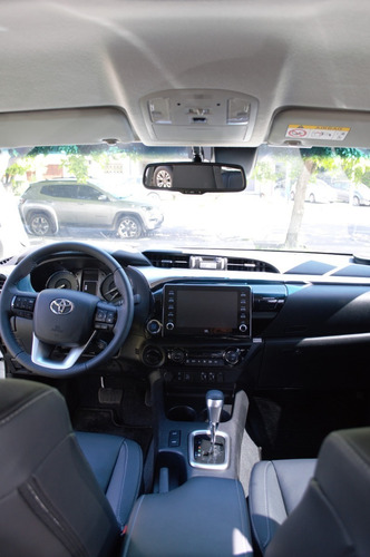 Imagen 16 de 22 de Toyota Hilux 4x4 Dc Srx 2.8 Tdi 6 At 0km