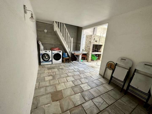 Venta De Casa De 4 Dormitorios En Punta Carretas. 2gjes