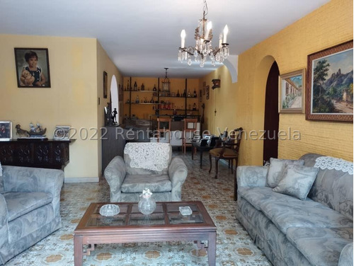 Casa En Venta En Urb. La California Norte, Ccs. 24-22372 Yf