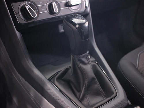 Imagem 7 de 8 de T-cross 1.0 200 Tsi Total Flex Sense Automático