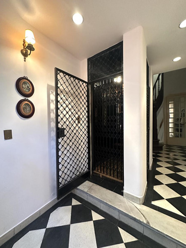 Espectacular Casa Estilo Frances De Mucha Categoria 8 Ambientes Con Cochera