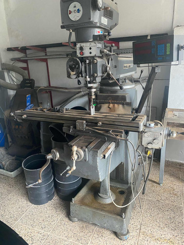 Freza Universal Com Tudo Funcionando Perfeitamente