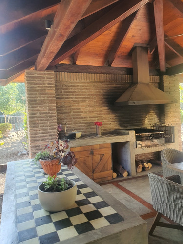 Casa Estilo Inglés En Venta 5 Hab 5 Baños -pozo Propio