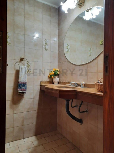 Imagen 21 de 29 de Excelente Chalet Sobre 294 M2 Quincho Parrilla Cochera 2 Autos