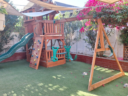 Casa Aislada 3 Pisos En Condominio. 3d+3b Cod. 41095