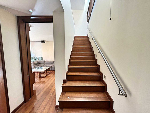 Lo Barnechea // Hermosa Casa En Condominio (101550)