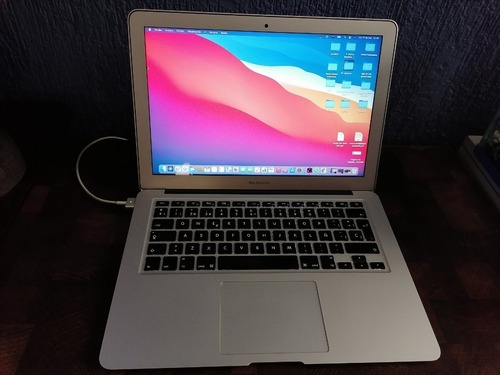 Macbook Air Plata 13.3 , Intel Core I5 8gb De Ram 128gb Ssd (Usado)