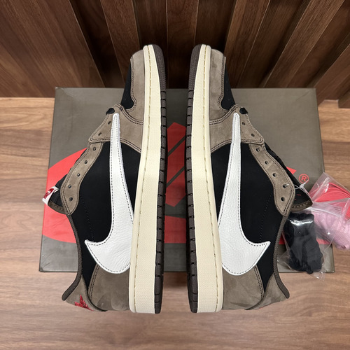 Air Jordan 1 Low Travis Scott Mocha 43 (Usado)