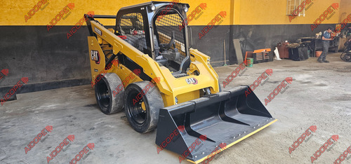 Mini Cargador Cat 262d