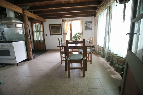 Imagen 7 de 27 de Complejo Casa,cabaña Y Monoambiente Sobre Terreno De Bosque Nativo En El Circuito Chico De Bariloche.