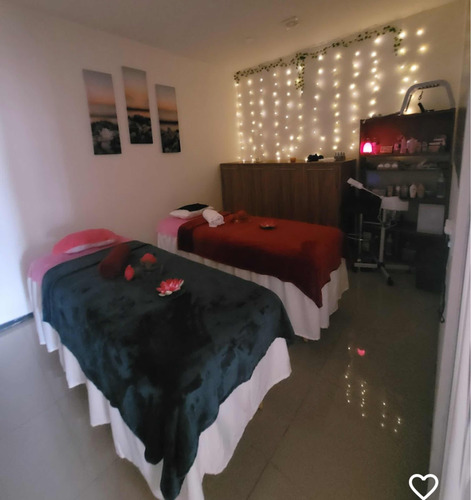 Local Con 4 Cabinas Y Un Baño 42m2