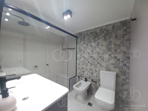 Imagen 20 de 27 de Vende Apartamento De 2 Dormitorios Y Medio En Chiverta, Reciclado Completo. Punta Del Este