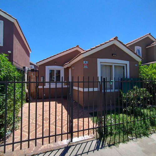 Casa De Un Piso En Barrio Los Ciruelos , Buin 