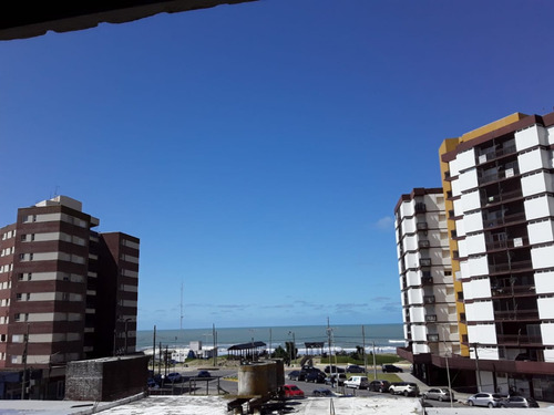 Departamento 3 Amb Sobre Peatonal C/ Quincho F: 7477